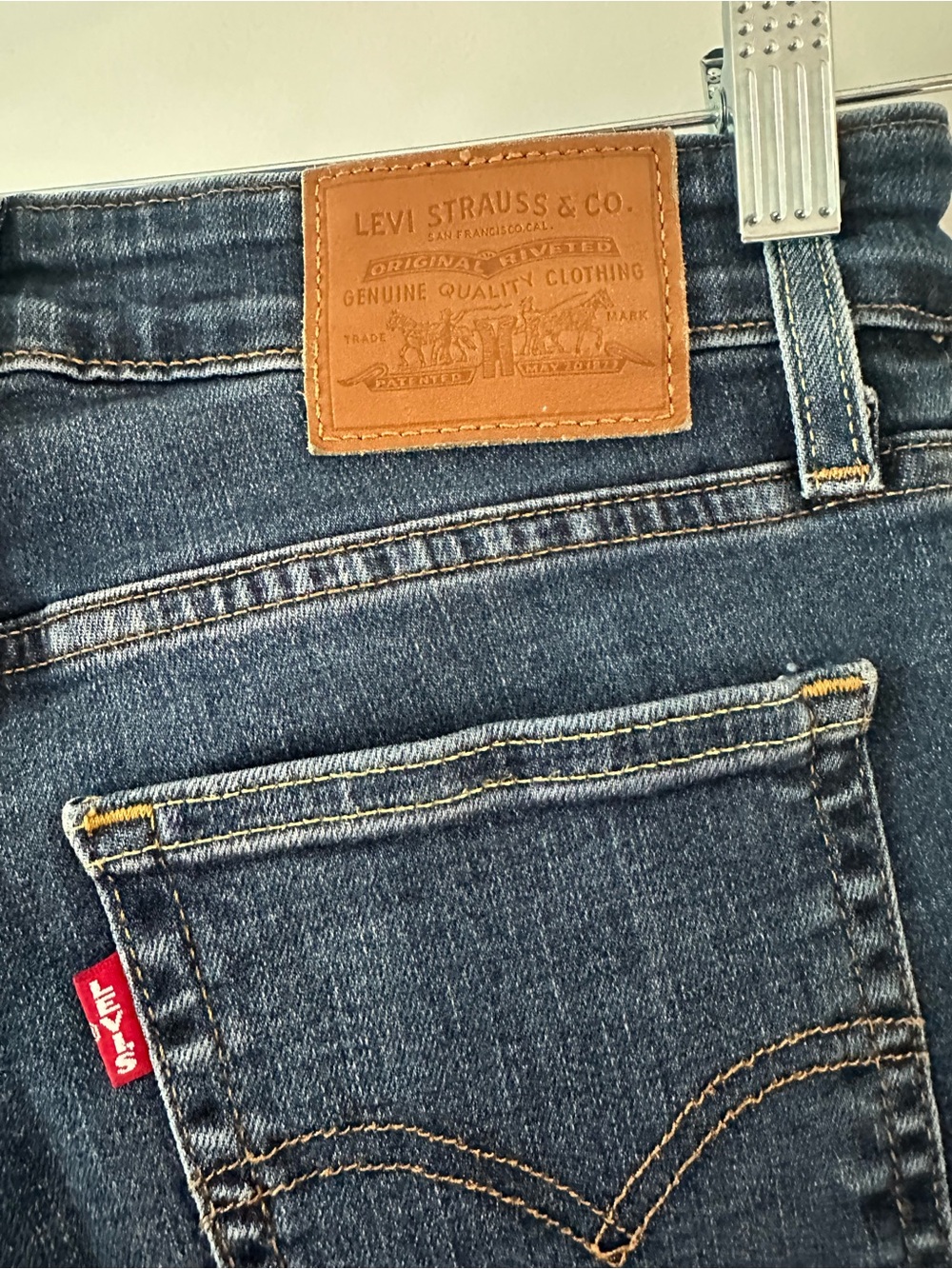 Levi’s 725 High Rise Bootcut - Picture 4 of 4